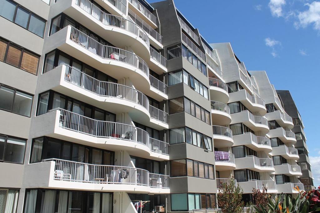 Broadbeach Travel Inn Apartments โกลด์โคสต์ ภายนอก รูปภาพ