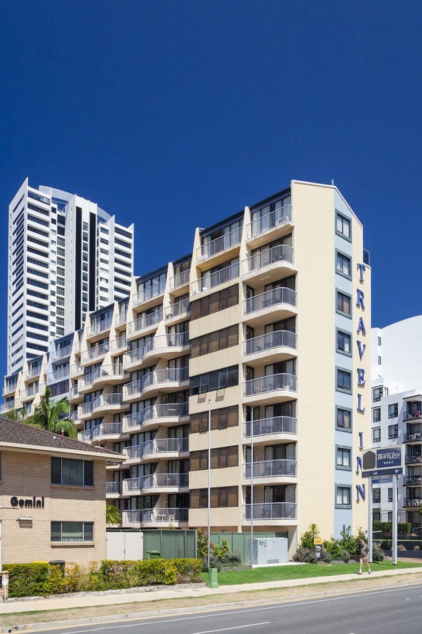 Broadbeach Travel Inn Apartments โกลด์โคสต์ ภายนอก รูปภาพ